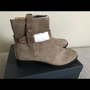 Tommy Hilfiger Twain ankle suede beige taupe booties size 7/7.5